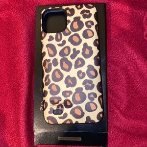 Casey Battery-Powered Charging Case